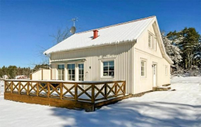 Pet Friendly Home In Lidköping With Sauna, Tallbacken